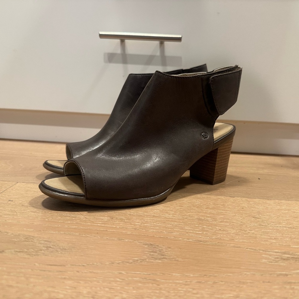 Josef Seibel Brown Heeled peep toe Boots Timeless Design